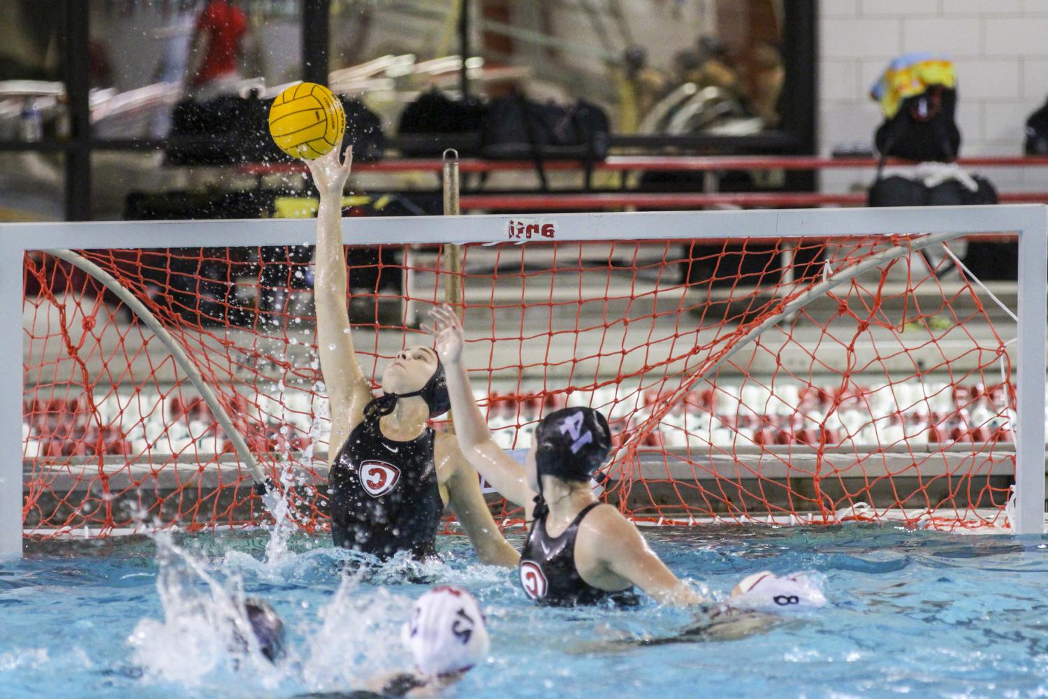 <a href='http://kugywh.taxidalat24h.net'>全球十大赌钱排行app</a> student athletes compete in a water polo tournament on campus.